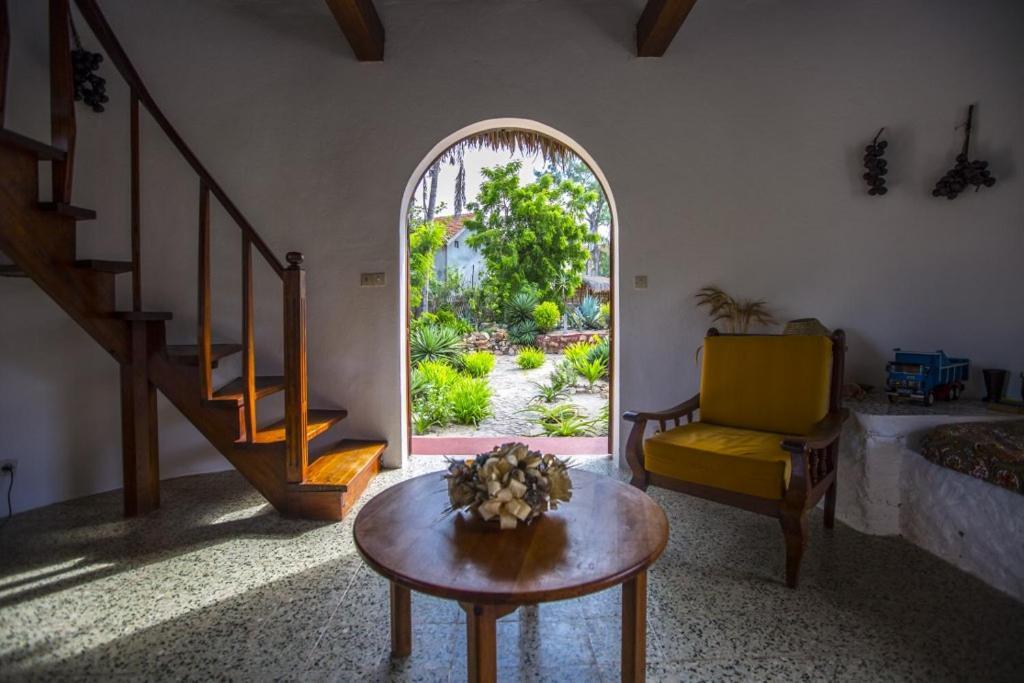 Chez Maggie Hotel & Restaurant Мурундава Экстерьер фото