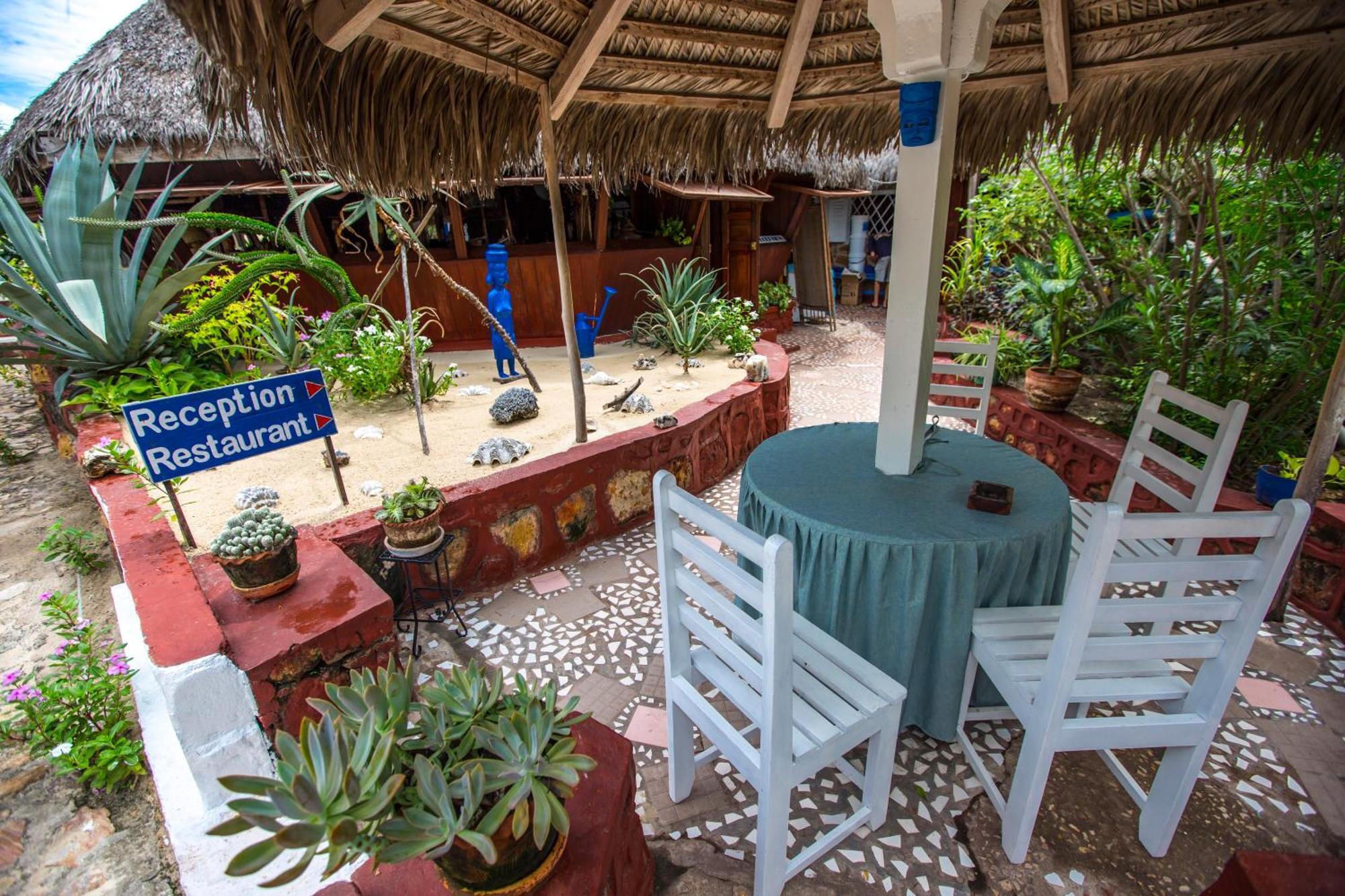 Chez Maggie Hotel & Restaurant Мурундава Экстерьер фото